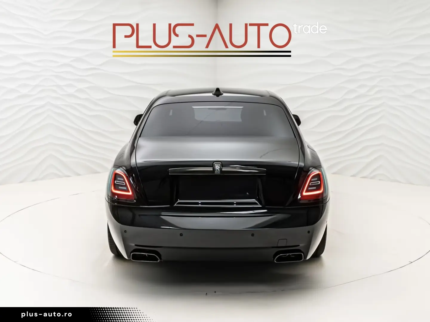 Rolls Royce Ghost Black Badge Mandarin