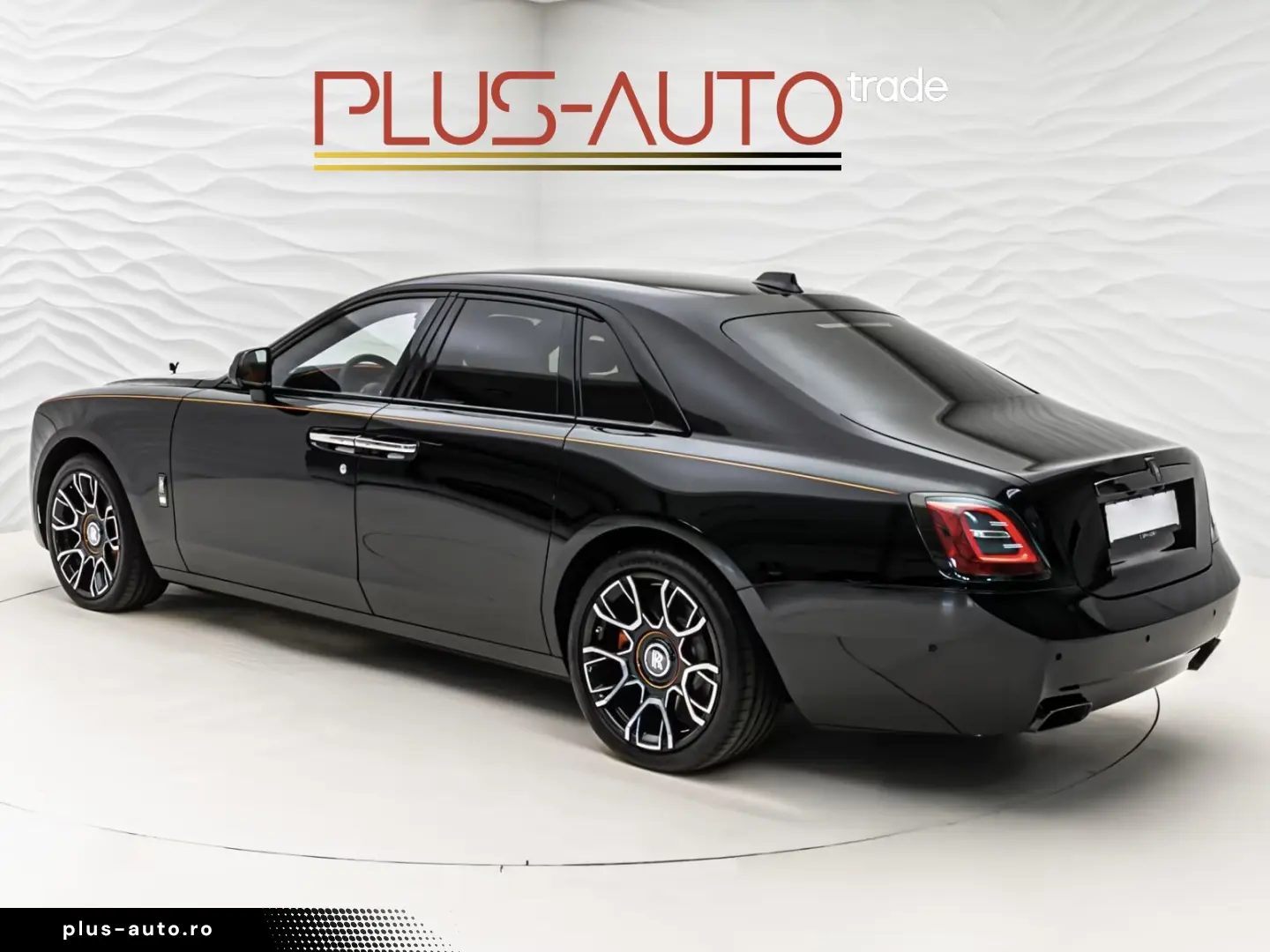 Rolls Royce Ghost Black Badge Mandarin