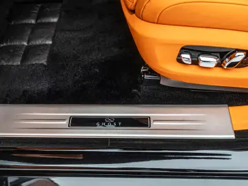 Rolls Royce Ghost Black Badge Mandarin