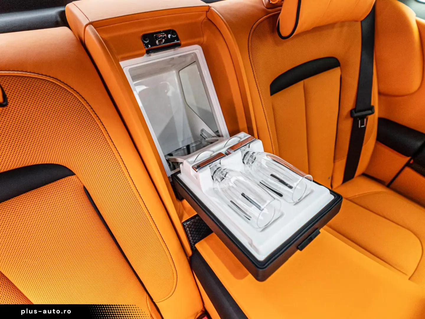 Rolls Royce Ghost Black Badge Mandarin