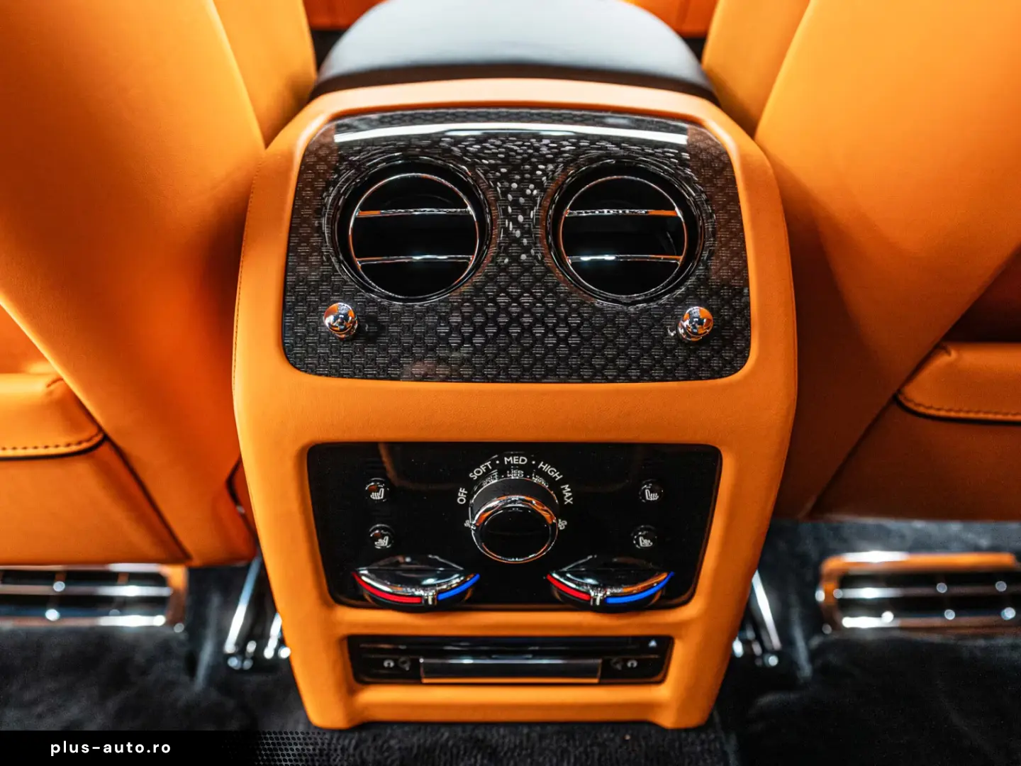 Rolls Royce Ghost Black Badge Mandarin