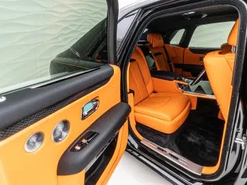 Rolls Royce Ghost Black Badge Mandarin