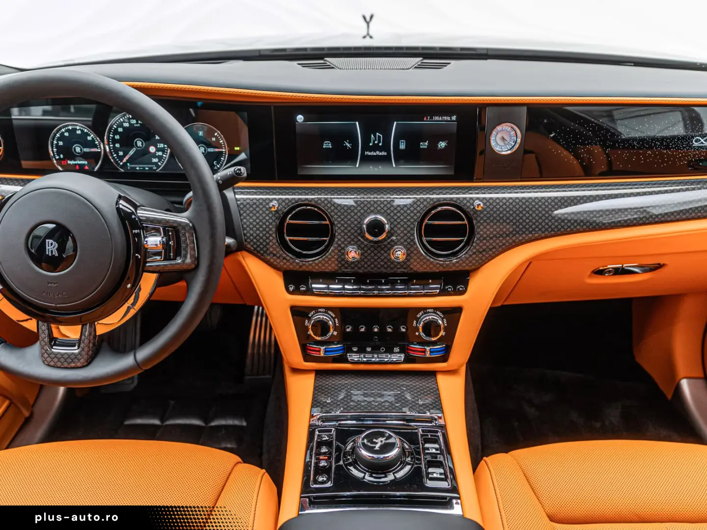 Rolls Royce Ghost Black Badge Mandarin