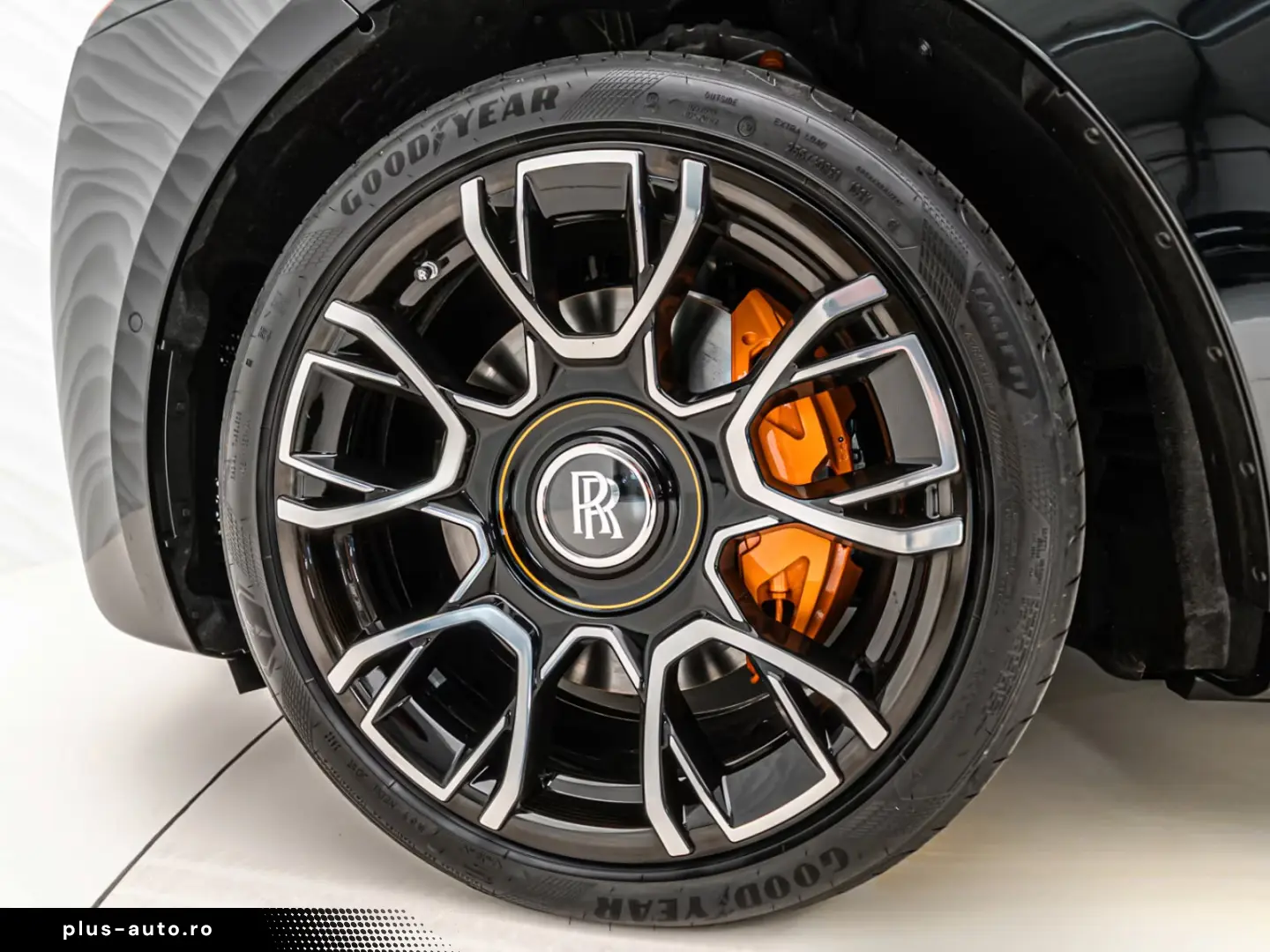 Rolls Royce Ghost Black Badge Mandarin