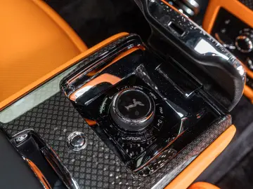 Rolls Royce Ghost Black Badge Mandarin