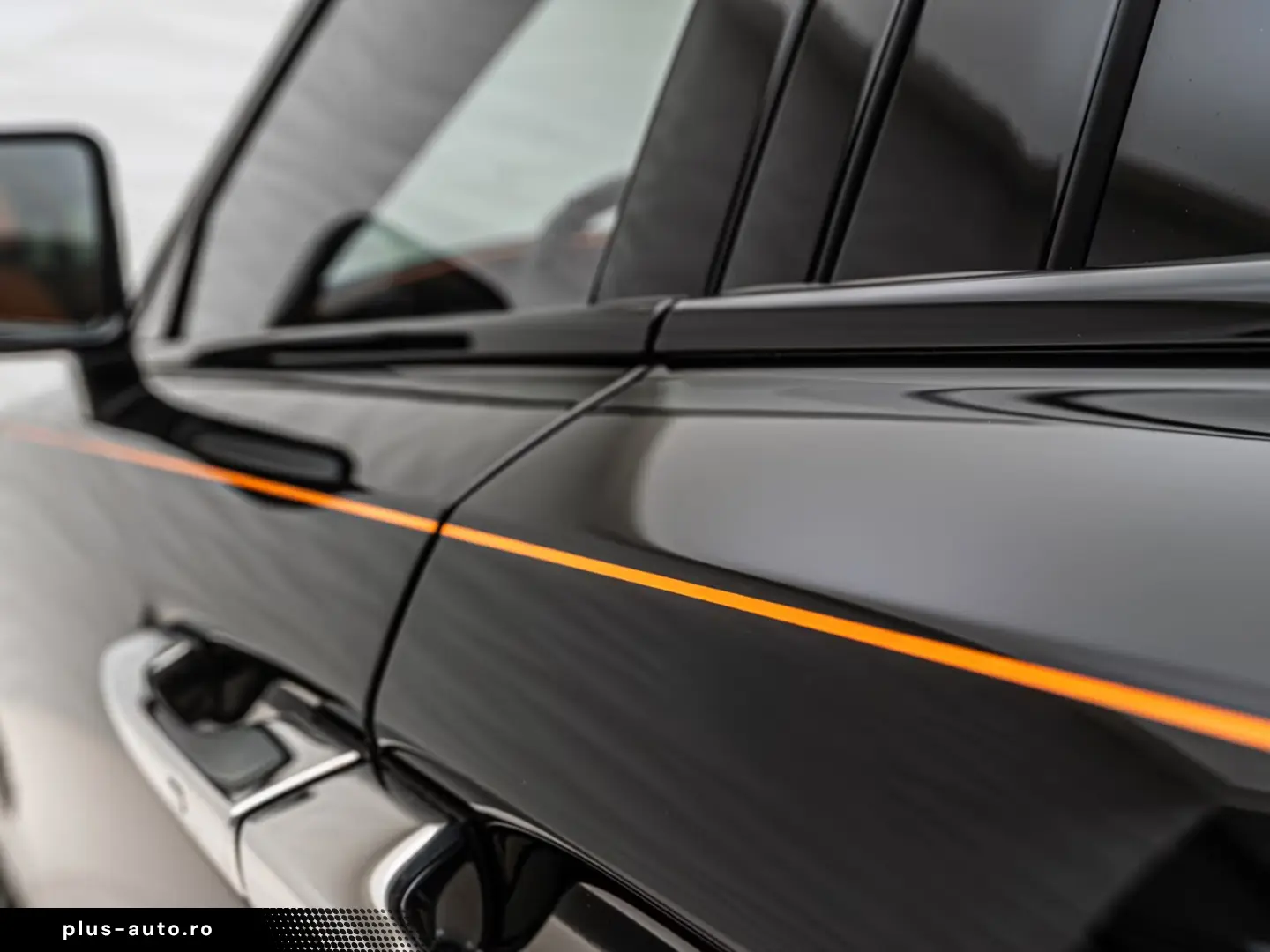 Rolls Royce Ghost Black Badge Mandarin