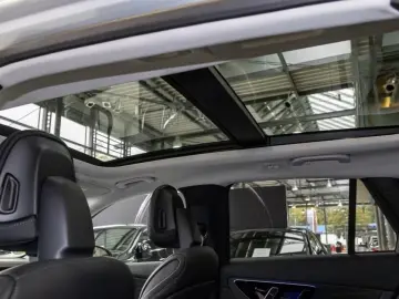 Mercedes-Benz GLC 400 e 4M AMG Line  AirM HUD Burm