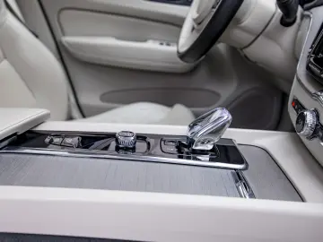 Volvo XC90 T8 AWD Ultimate Bright - 4C Suspension Masaj