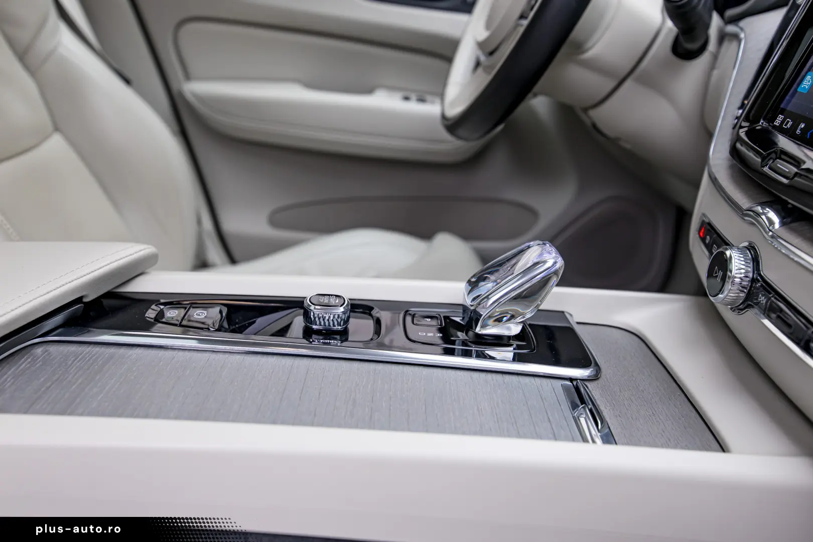 Volvo XC90 T8 AWD Ultimate Bright - 4C Suspension Masaj