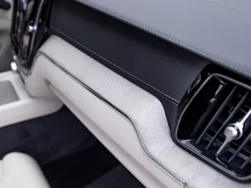 Volvo XC90 T8 AWD Ultimate Bright - 4C Suspension Masaj