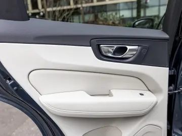 Volvo XC90 T8 AWD Ultimate Bright - 4C Suspension Masaj