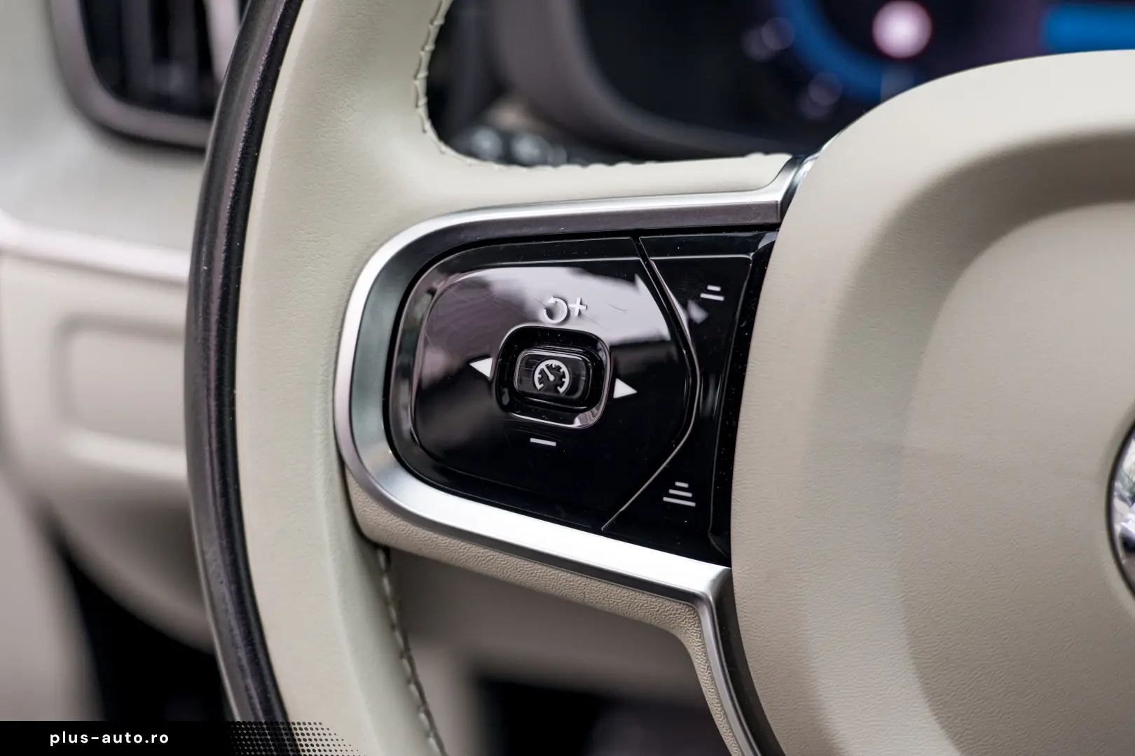 Volvo XC90 T8 AWD Ultimate Bright - 4C Suspension Masaj