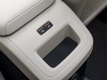 Volvo XC90 T8 AWD Ultimate Bright - 4C Suspension Masaj