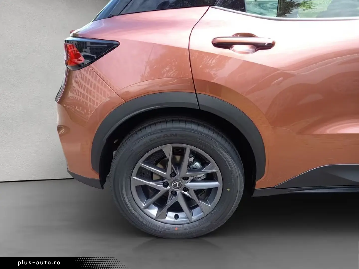 Lexus LBX  Komfort-Paket Kamera Totwinkel-Assistent LE