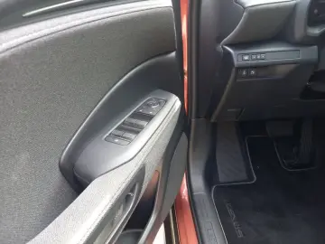 Lexus LBX  Komfort-Paket Kamera Totwinkel-Assistent LE