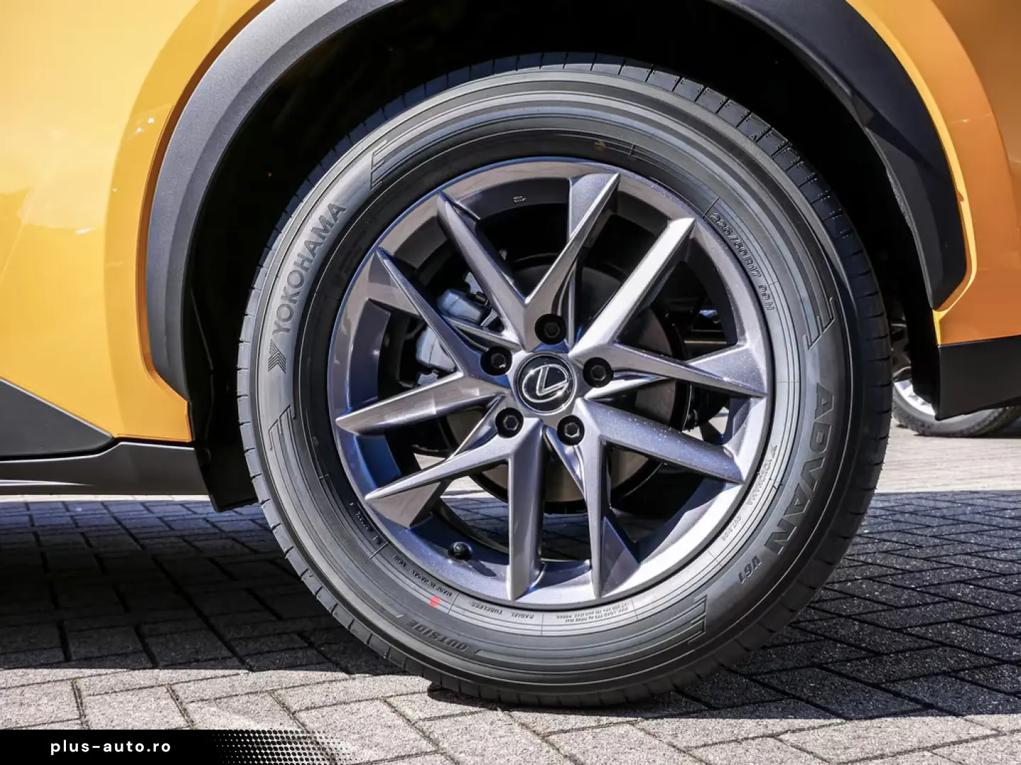 Lexus LBX Base NAVI LED SCHEINWERFER