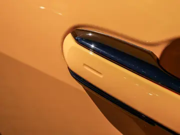 Lexus LBX Base NAVI LED SCHEINWERFER