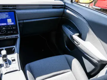 Lexus LBX Base NAVI LED SCHEINWERFER