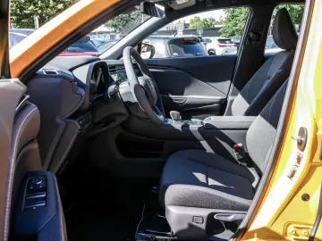 Lexus LBX Base NAVI LED SCHEINWERFER