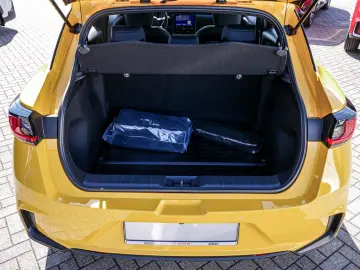 Lexus LBX Base NAVI LED SCHEINWERFER