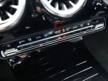 Mercedes-Benz CLA250 e Coupé AMG SportPremium LED Pano HUD