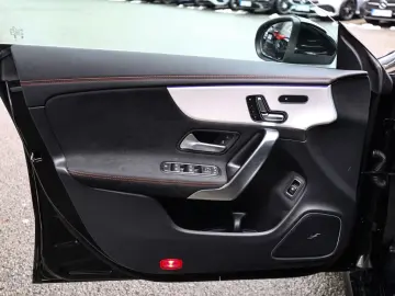 Mercedes-Benz CLA250 e Coupé AMG SportPremium LED Pano HUD