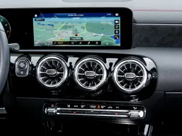 Mercedes-Benz CLA 250 Coupé AMG MBEAMLED NIGHT PANO MEMORY