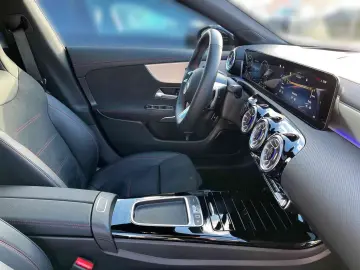 Mercedes-Benz CLA250eAMG PREMIUM PLUS Distr Pano Key 360