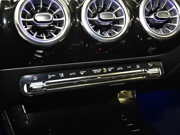 Mercedes-Benz CLA250 e Coupé Progressive Advanced  Standhz.L