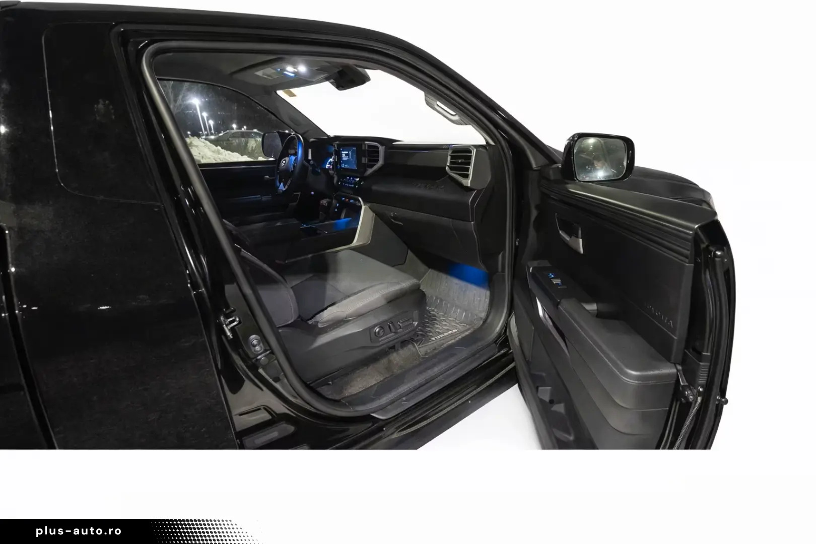 Toyota Tundra Crew Max SR with differential lock 4x4