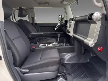 Toyota FJ Cruiser STD 4.0 V6