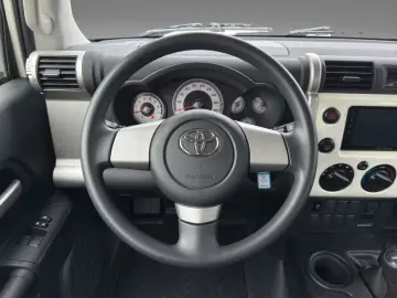 Toyota FJ Cruiser STD 4.0 V6