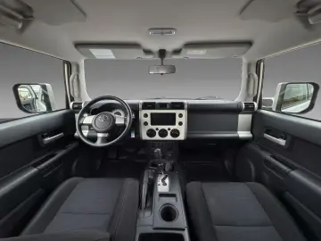 Toyota FJ Cruiser STD 4.0 V6