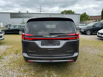 Chrysler Pacifica Hybrid
