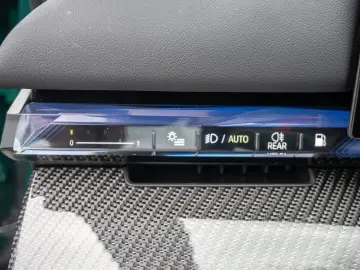 BMW M5 xDrive AHK B&W CARBON V-MAX