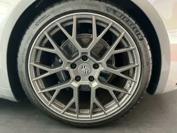 PORSCHE 992 Carrera 4 Coupé Carrera