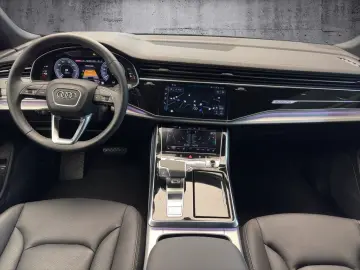 AUDI Q8 55 TFSI e quattro tiptronic AHK Matrix HuD
