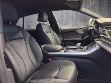 AUDI Q8 55 TFSI e quattro tiptronic AHK Matrix HuD