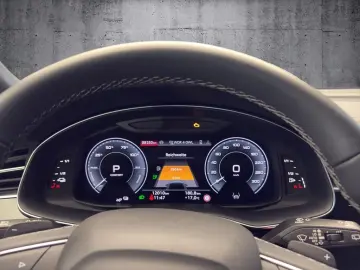 AUDI Q8 55 TFSI e quattro tiptronic AHK Matrix HuD