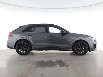 AUDI Q8 55 TFSI e quattro tiptronic S line   AHK