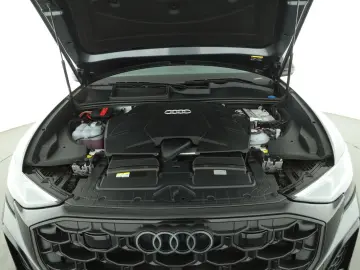 AUDI Q8 55 TFSI e quattro tiptronic S line   AHK