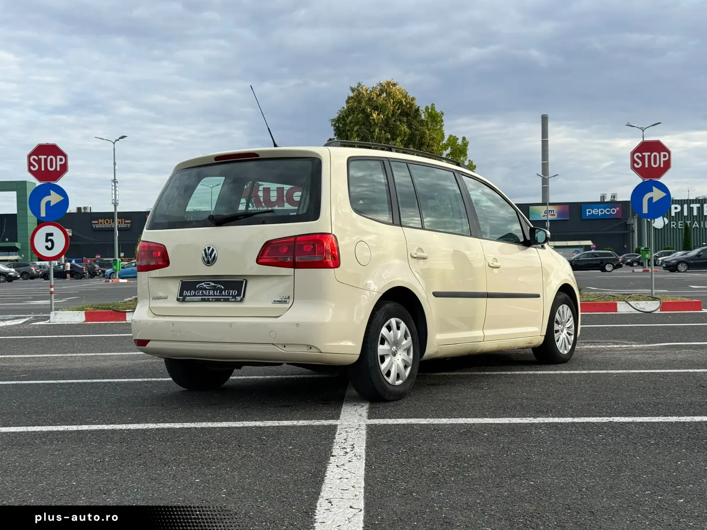VOLKSWAGEN Touran 2015 — imagine 11