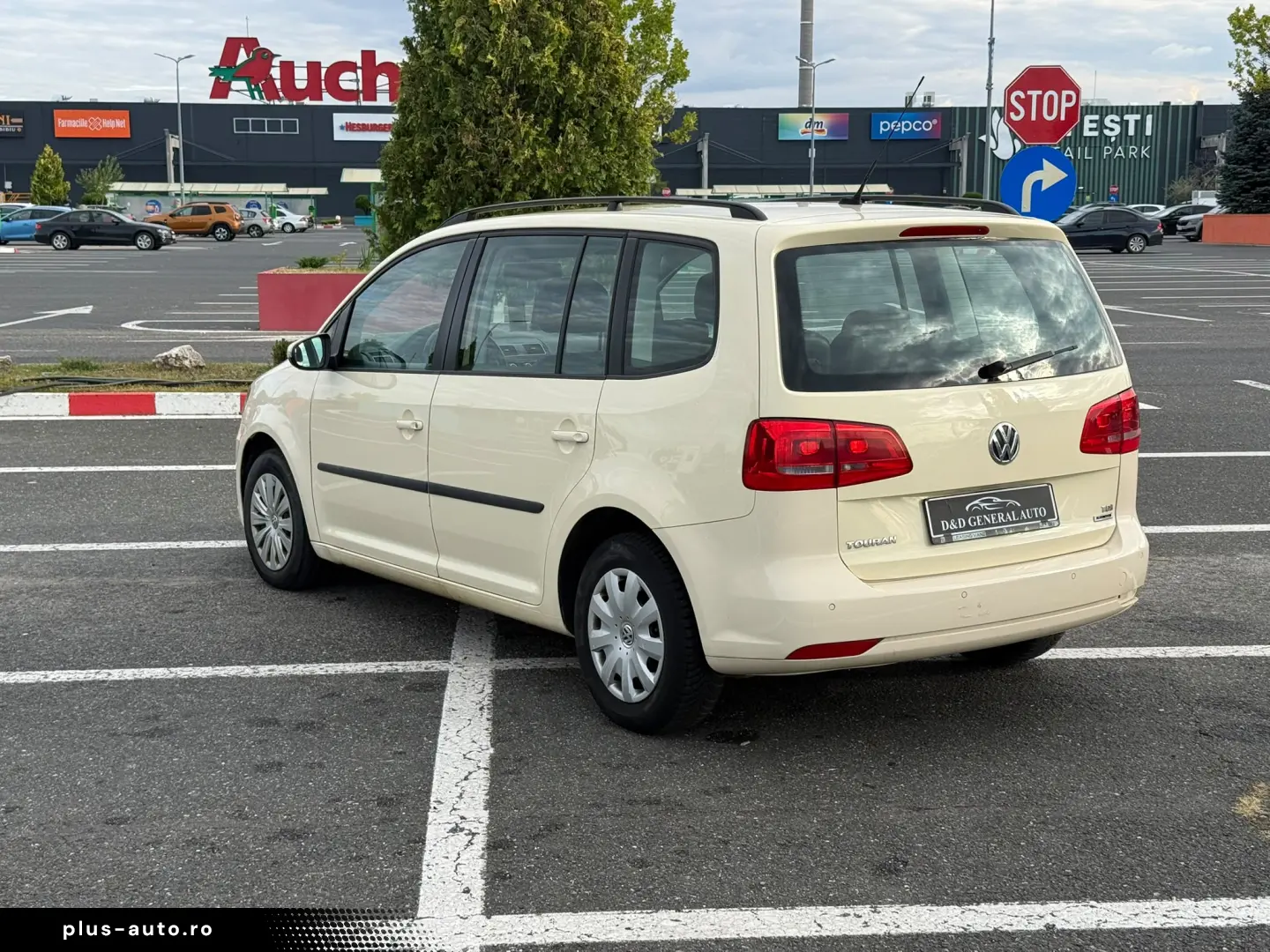 VOLKSWAGEN Touran 2015 — imagine 13
