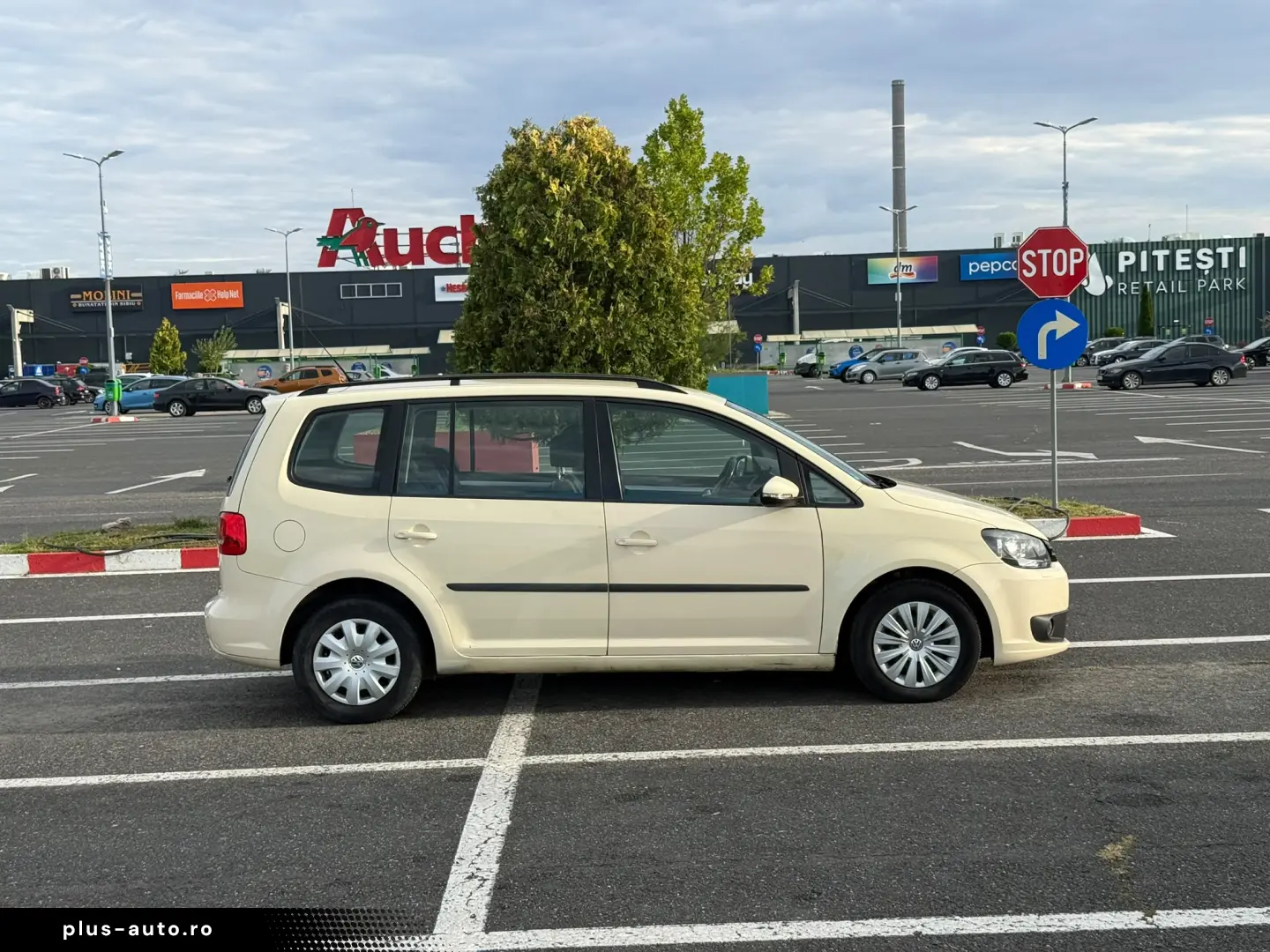 VOLKSWAGEN Touran 2015 — imagine 21