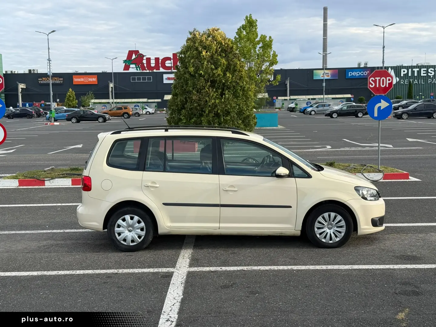 VOLKSWAGEN Touran 2015 — imagine 23