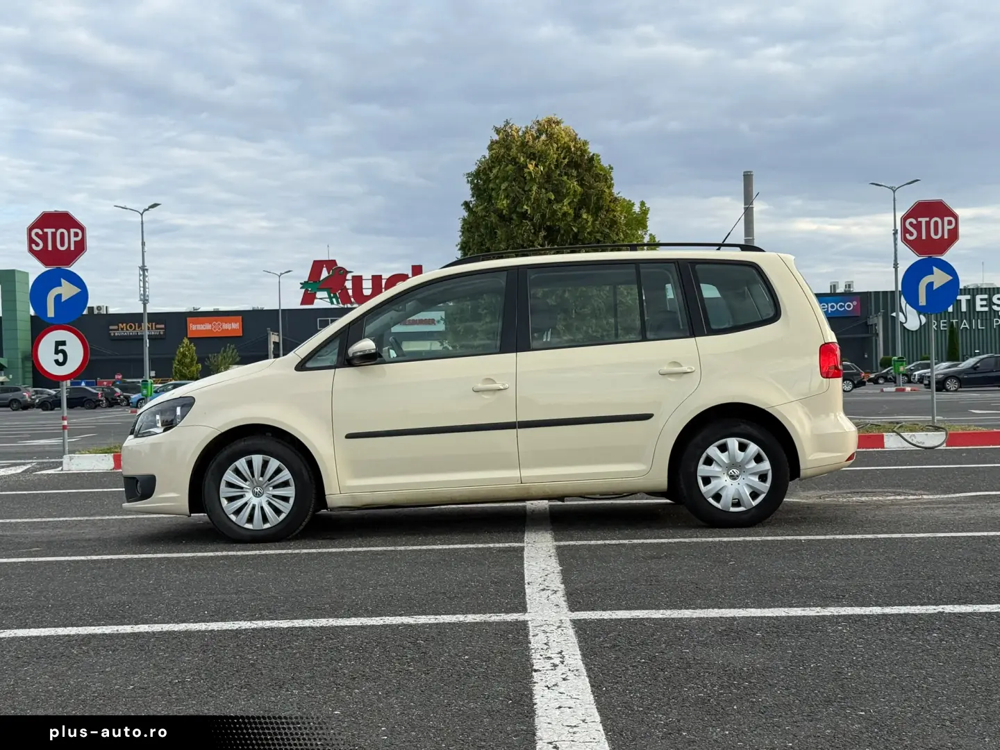 VOLKSWAGEN Touran 2015 — imagine 25