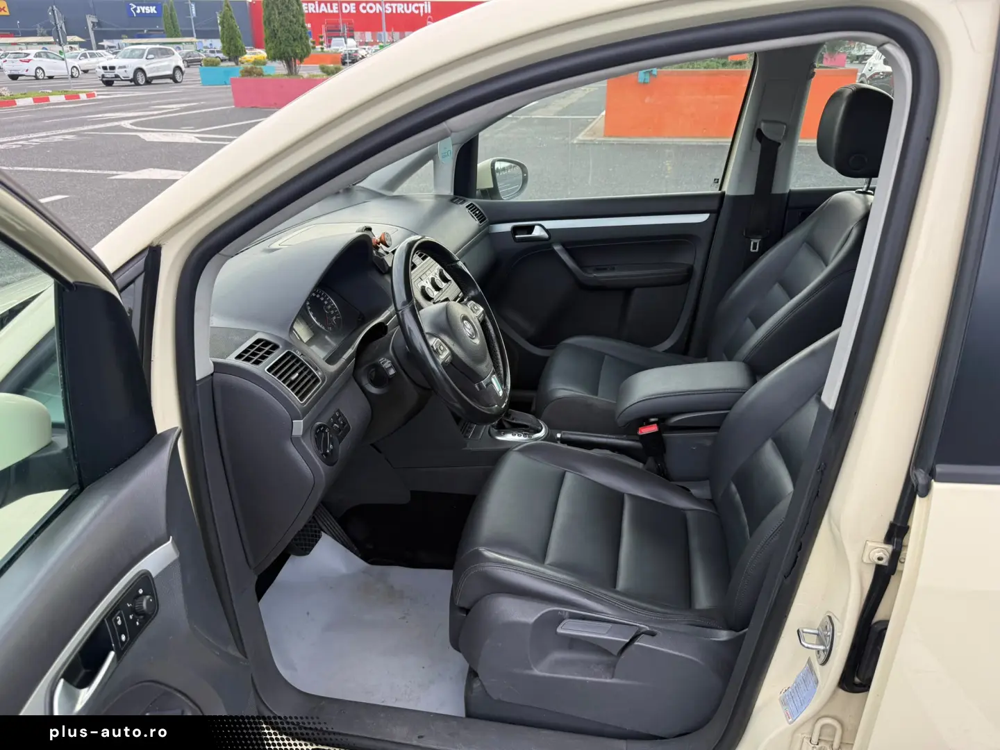 VOLKSWAGEN Touran 2015 — imagine 31