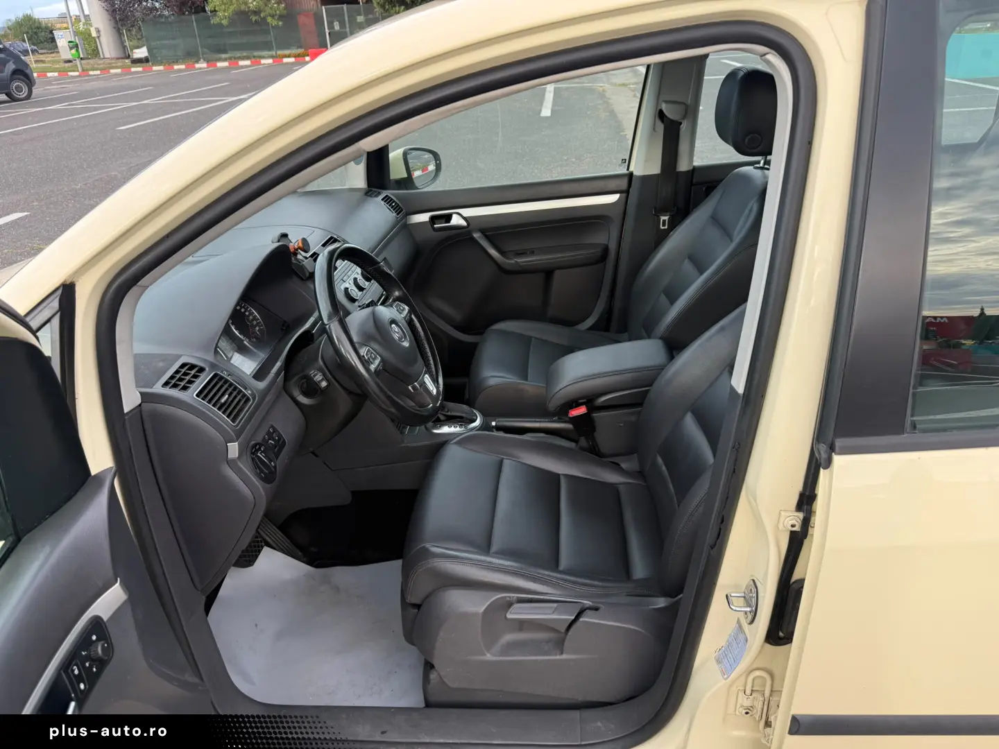 VOLKSWAGEN Touran 2015 — imagine 37