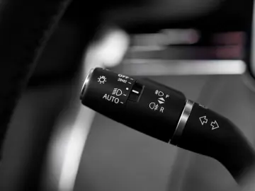 LAND ROVER Range Rover P460e LWB Autobiography 25MY