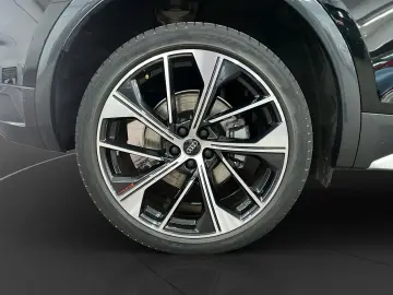 AUDI Q5 50 TFSIe qu. advanced AHK Matrix LM 21  Navi